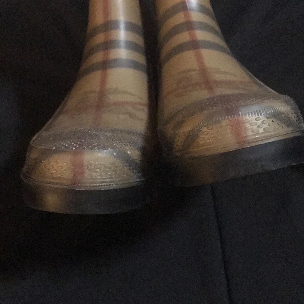 Burberry Haymarket Check Rubber Rain boots - Picture 4 of 14